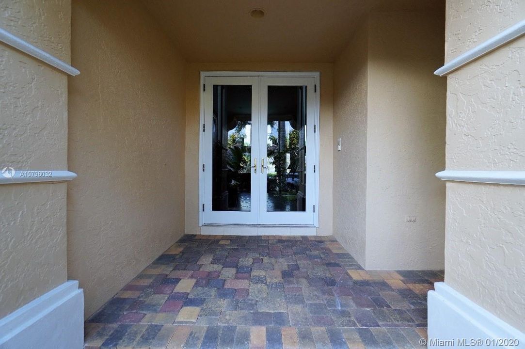 Recientemente alquilado: $6,500 (4 camas, 4 baños, 3977 Pies cuadrados)