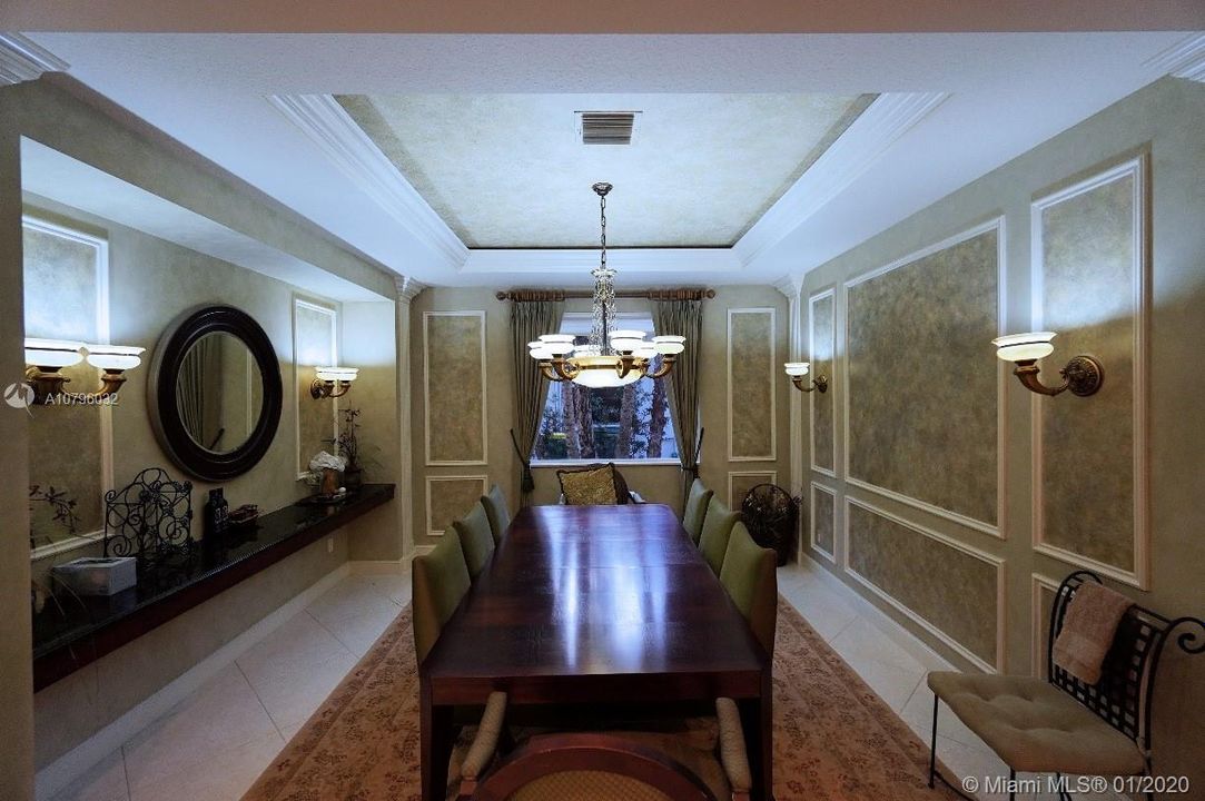 Recientemente alquilado: $6,500 (4 camas, 4 baños, 3977 Pies cuadrados)