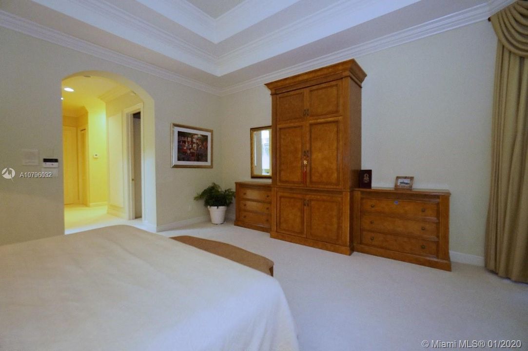 Recientemente alquilado: $6,500 (4 camas, 4 baños, 3977 Pies cuadrados)