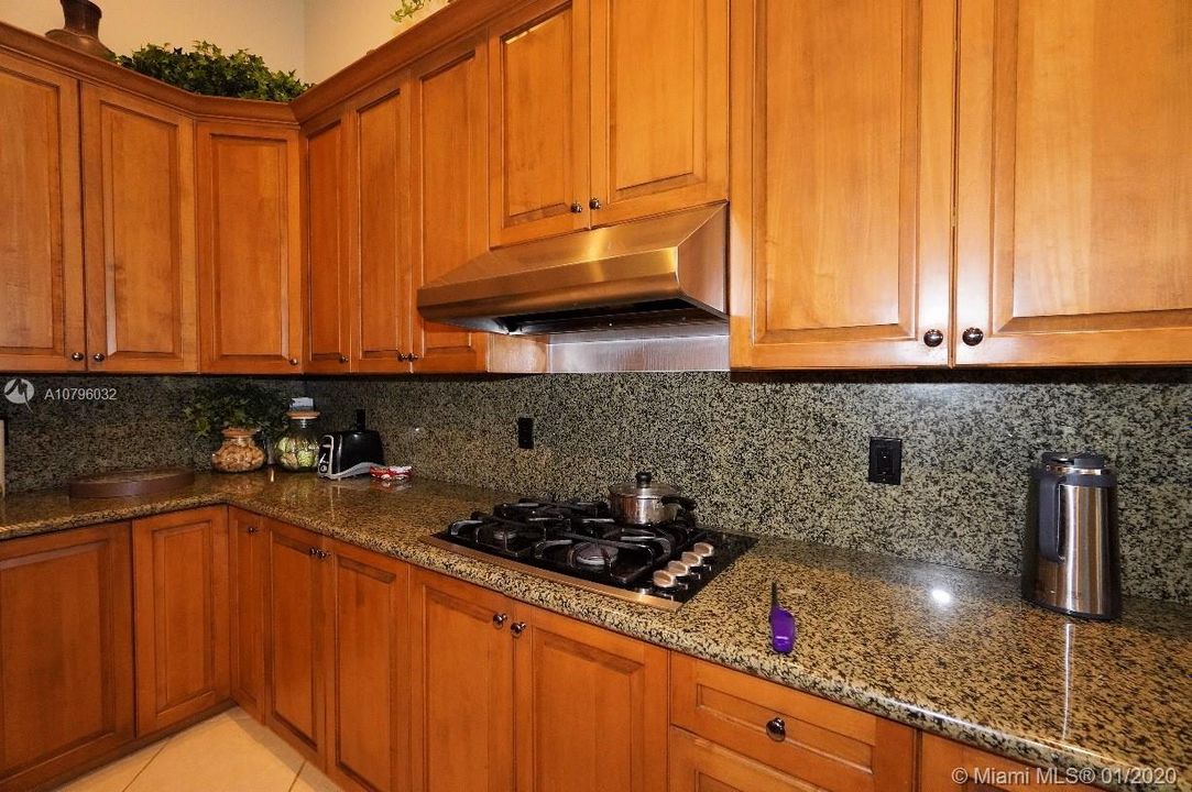 Recientemente alquilado: $6,500 (4 camas, 4 baños, 3977 Pies cuadrados)