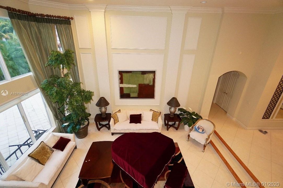 Recientemente alquilado: $6,500 (4 camas, 4 baños, 3977 Pies cuadrados)