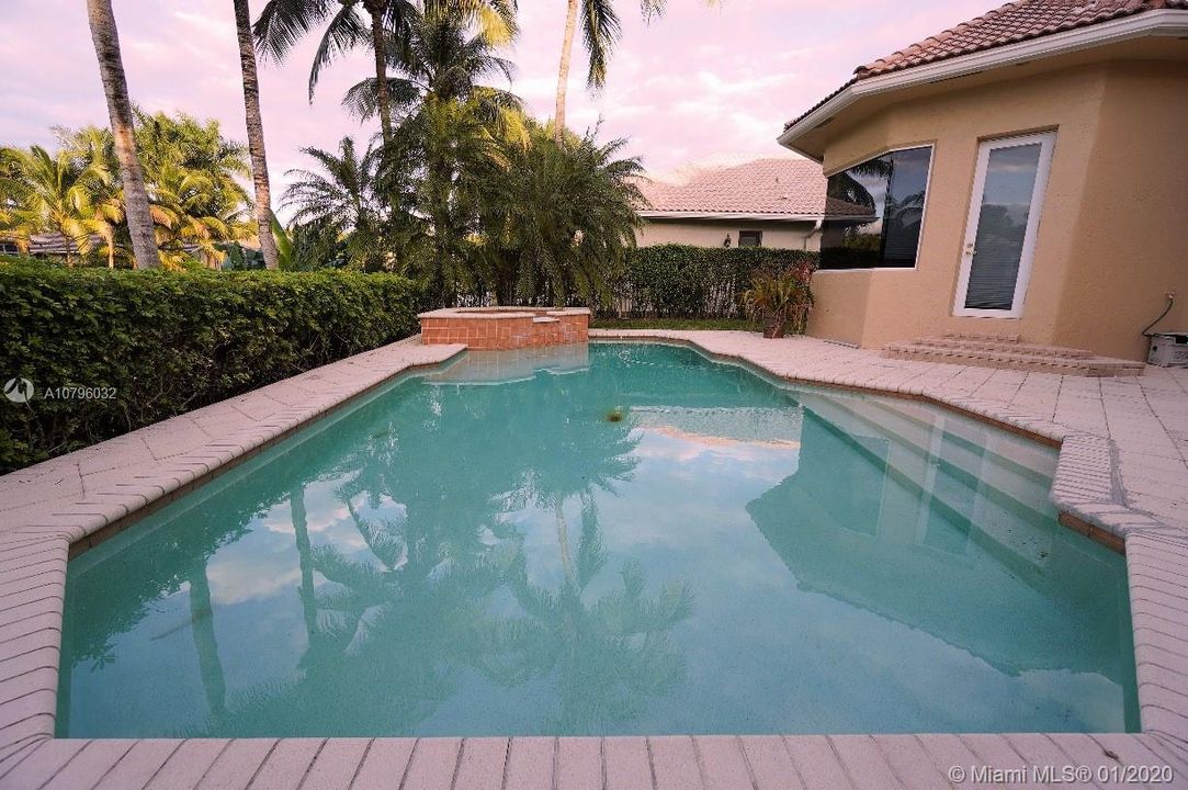 Recientemente alquilado: $6,500 (4 camas, 4 baños, 3977 Pies cuadrados)