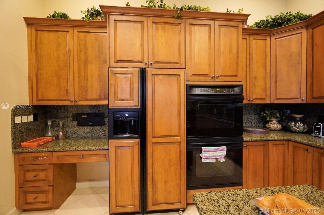 Recientemente alquilado: $6,500 (4 camas, 4 baños, 3977 Pies cuadrados)