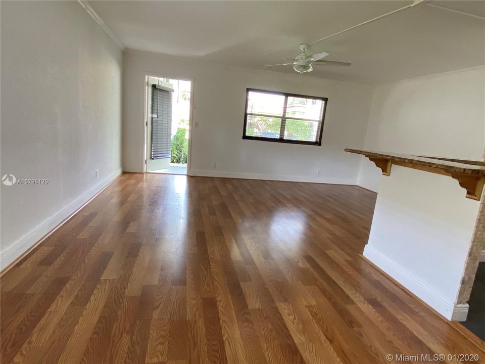 Recently Sold: $59,500 (1 beds, 1 baths, 726 Square Feet)