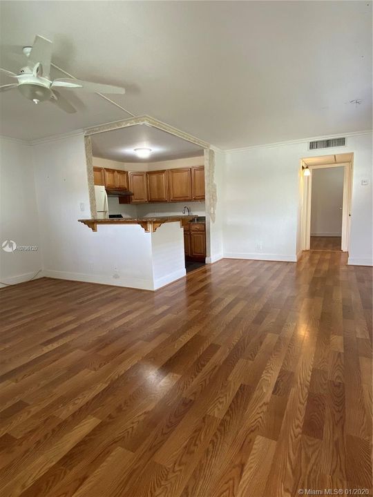 Recently Sold: $59,500 (1 beds, 1 baths, 726 Square Feet)