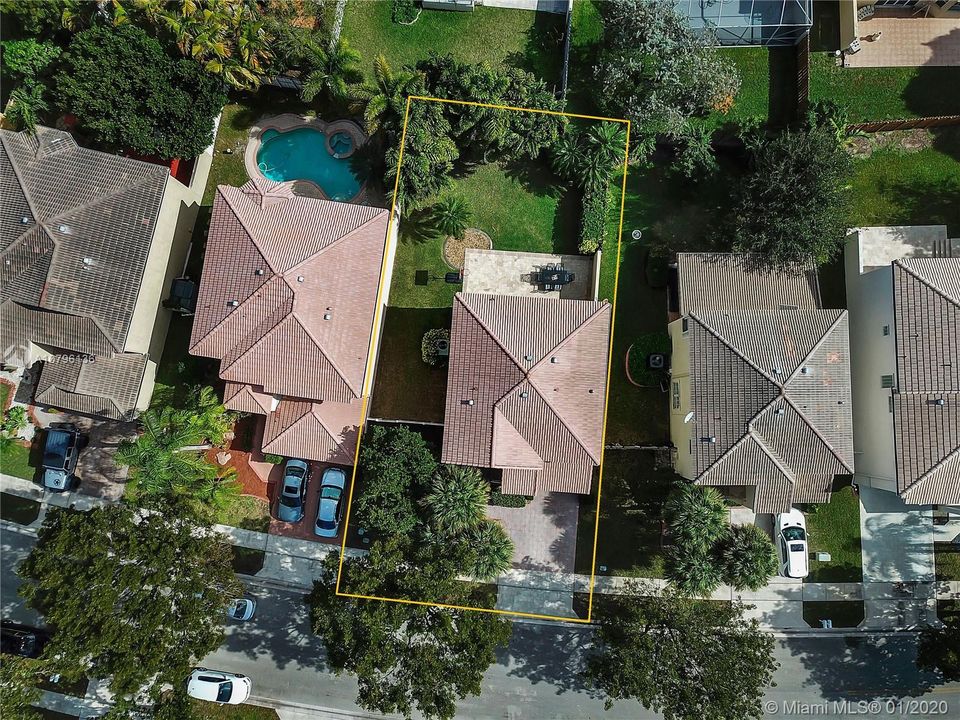 Recently Sold: $390,000 (3 beds, 2 baths, 1784 Square Feet)