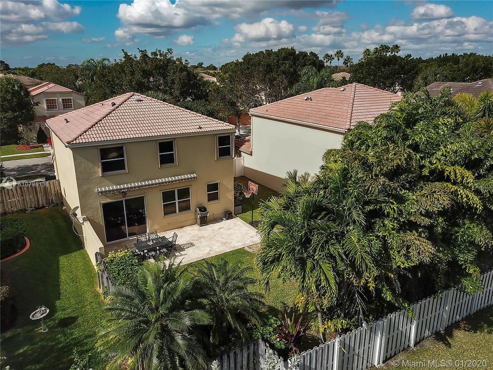 Recently Sold: $390,000 (3 beds, 2 baths, 1784 Square Feet)