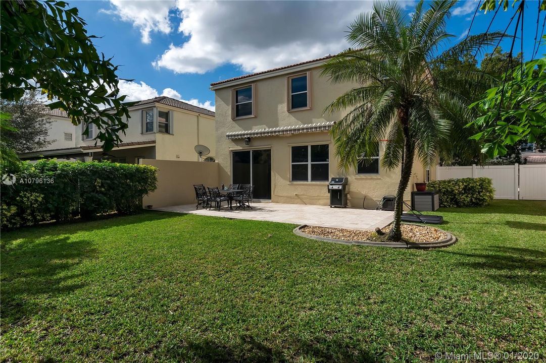 Recently Sold: $390,000 (3 beds, 2 baths, 1784 Square Feet)