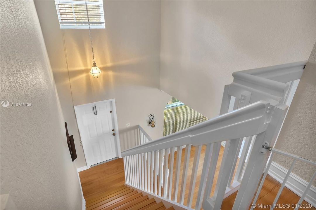 Recently Sold: $390,000 (3 beds, 2 baths, 1784 Square Feet)