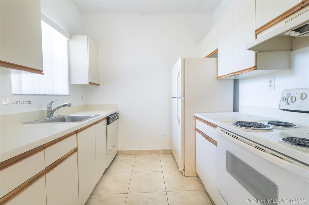 Recently Rented: $1,150 (1 beds, 1 baths, 605 Square Feet)