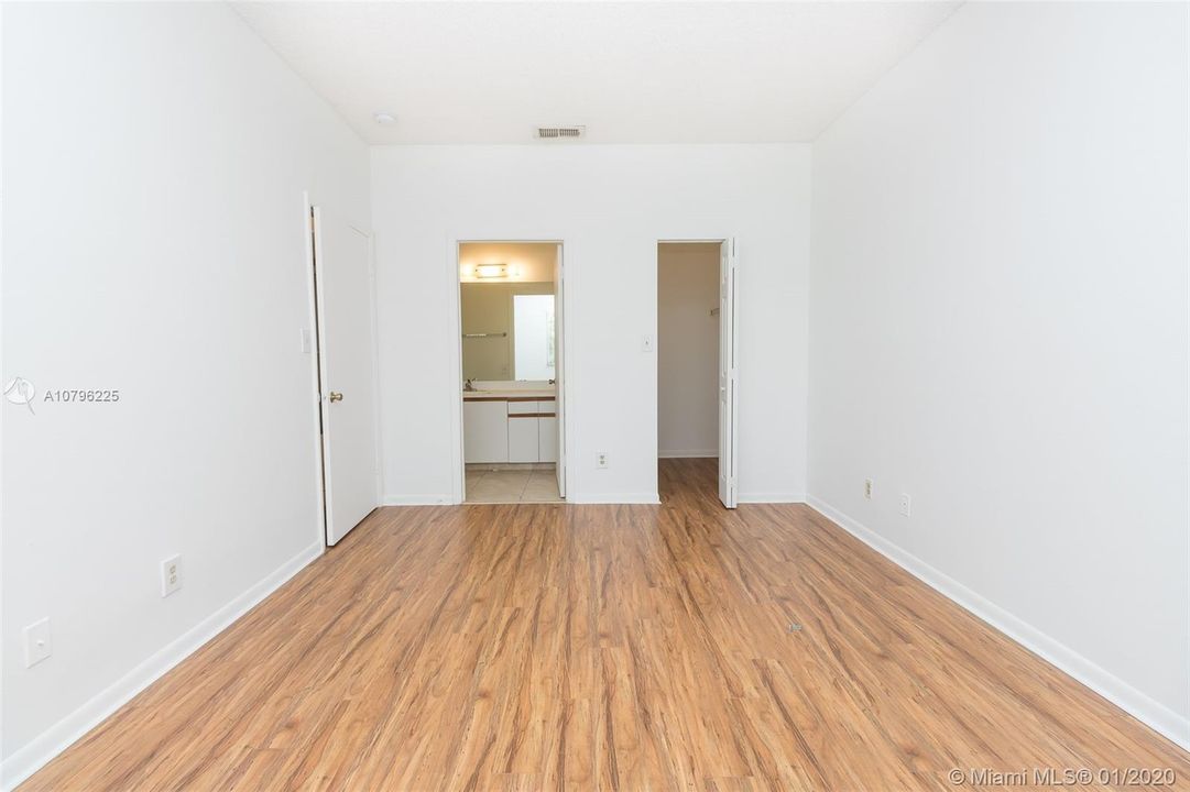 Recently Rented: $1,150 (1 beds, 1 baths, 605 Square Feet)