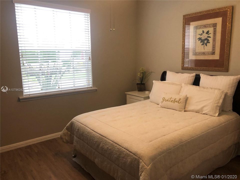 Guest bedroom