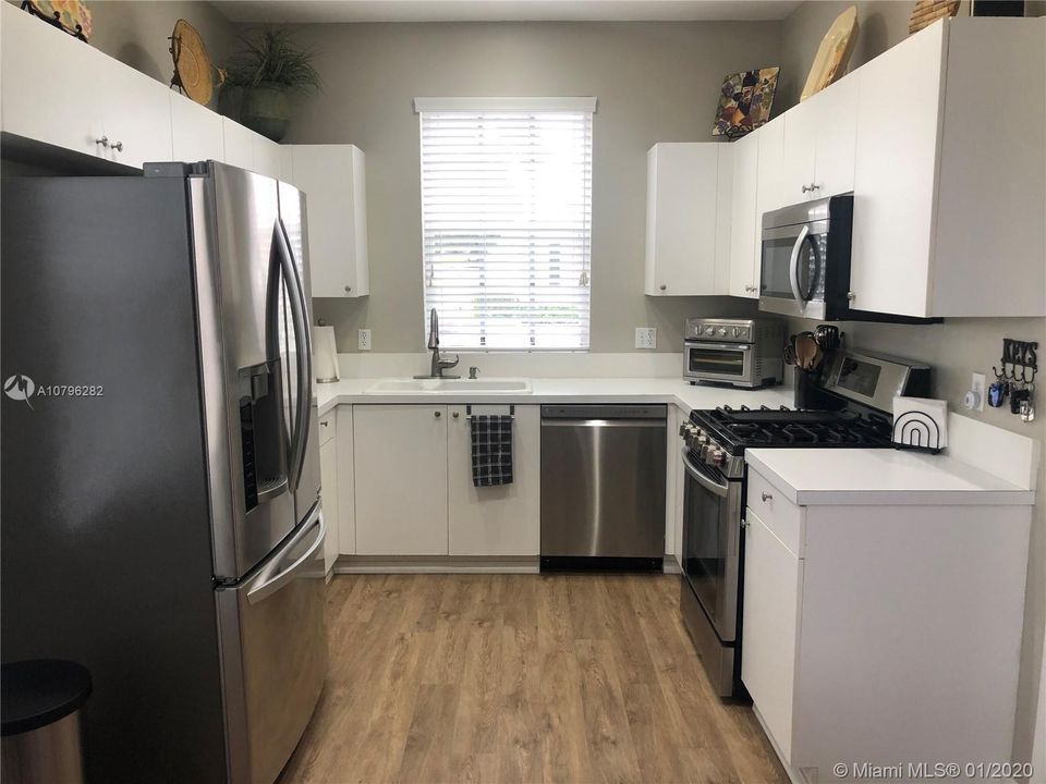 Light, bright kitchen