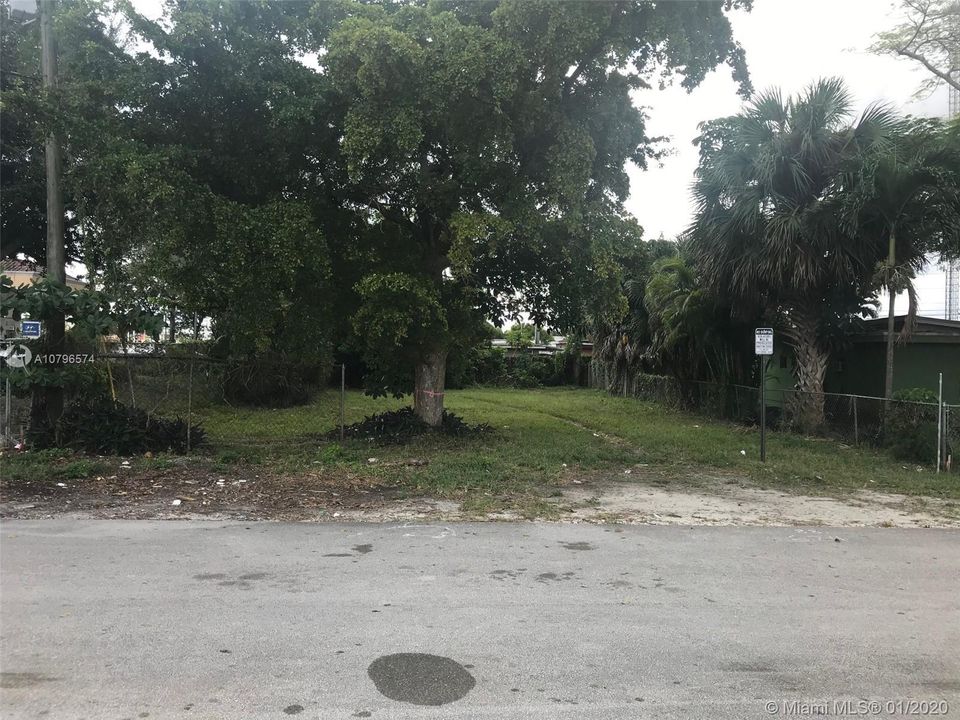 最近售出: $444,000 (0.12 acres)