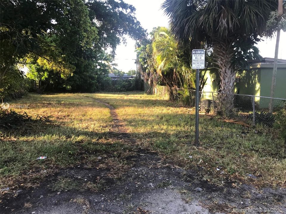 最近售出: $444,000 (0.12 acres)