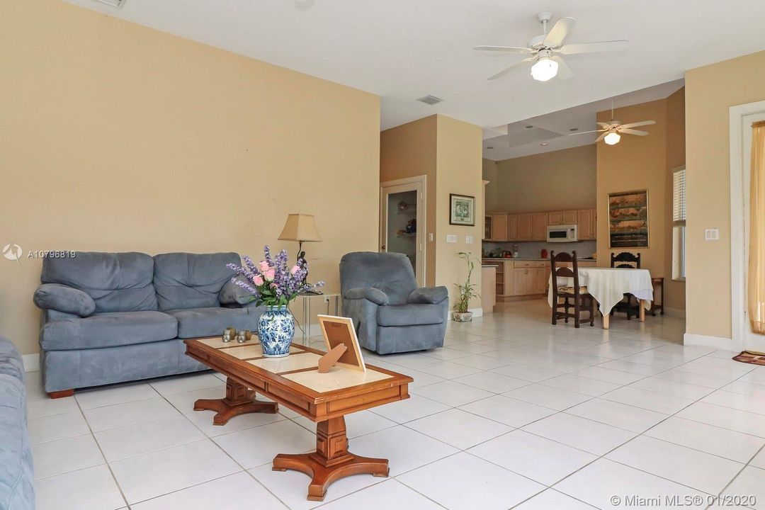 Recently Sold: $1,350,000 (5 beds, 4 baths, 3850 Square Feet)