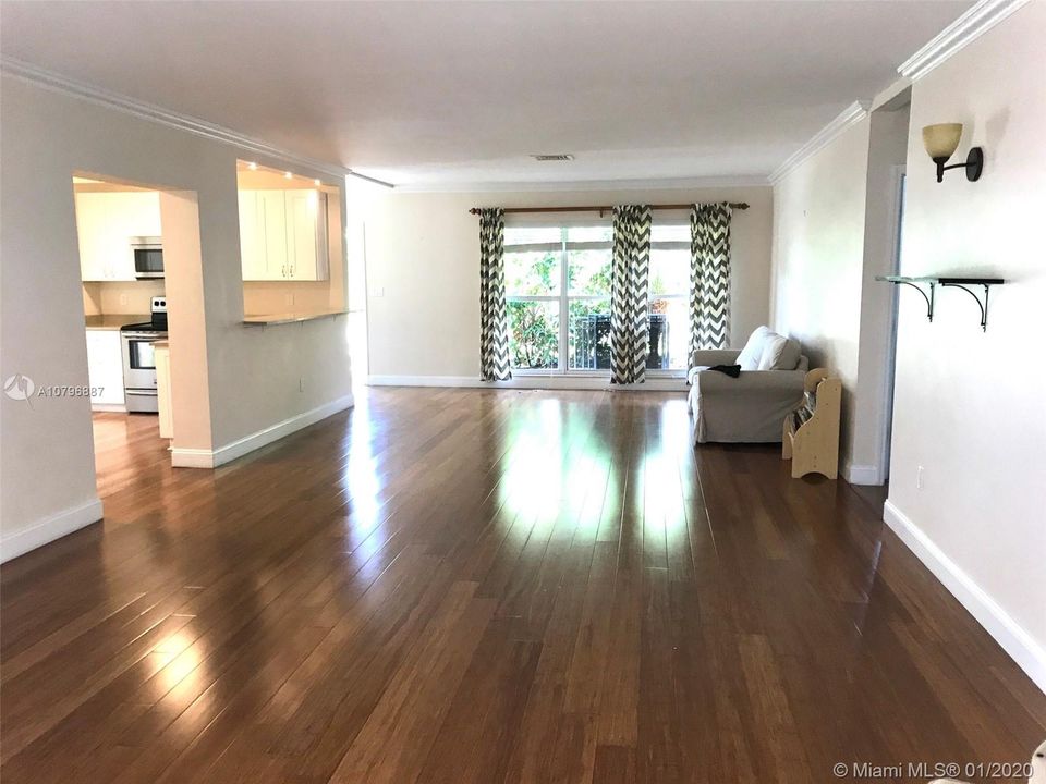 Recently Rented: $3,850 (3 beds, 2 baths, 1600 Square Feet)