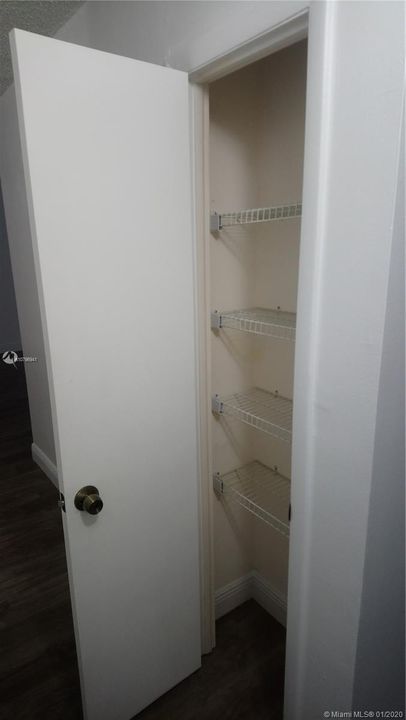 Недавно продано: $97,000 (2 спален, 1 ванн, 1075 Квадратных фут)