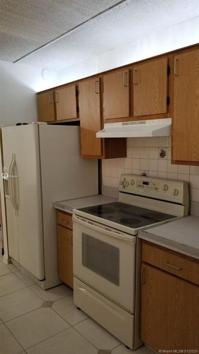 Недавно продано: $97,000 (2 спален, 1 ванн, 1075 Квадратных фут)