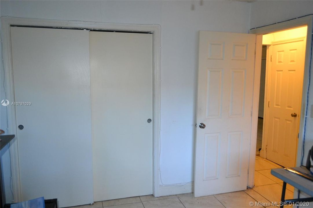 Недавно продано: $259,999 (3 спален, 2 ванн, 1375 Квадратных фут)