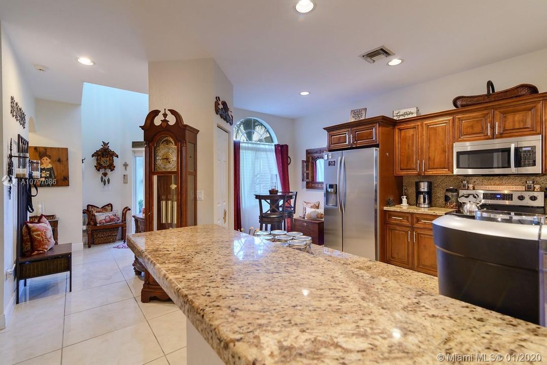 Recently Sold: $425,000 (3 beds, 3 baths, 2452 Square Feet)