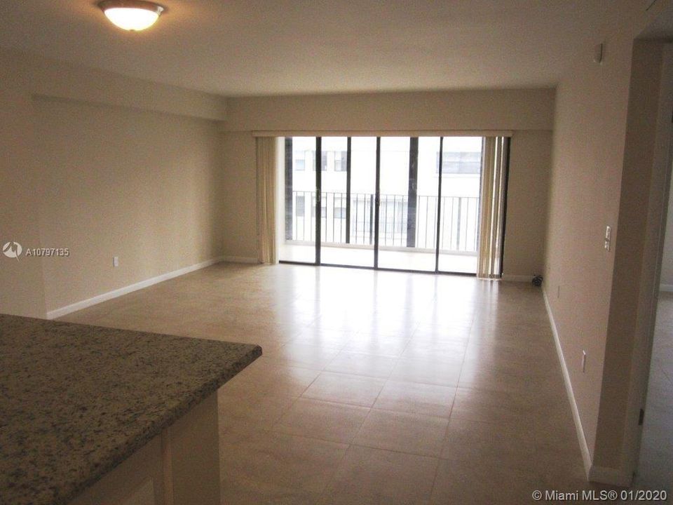 Recently Rented: $2,100 (1 beds, 1 baths, 1013 Square Feet)