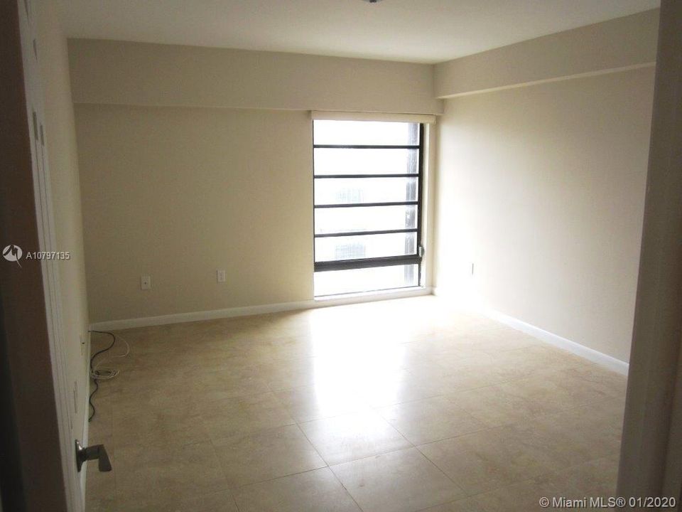 Recently Rented: $2,100 (1 beds, 1 baths, 1013 Square Feet)