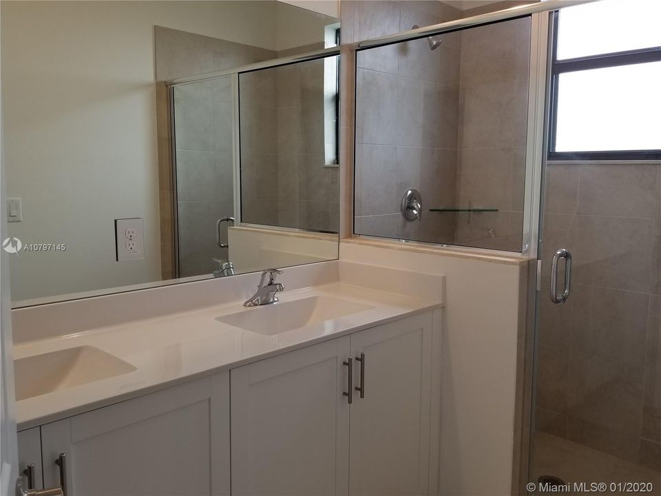 Recientemente alquilado: $2,400 (4 camas, 3 baños, 0 Pies cuadrados)