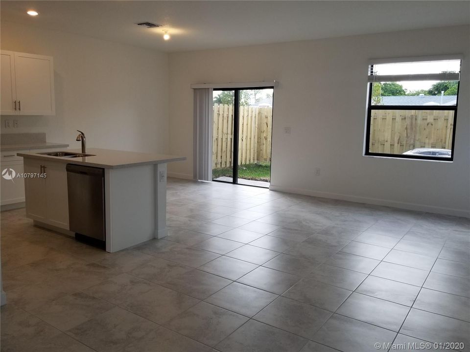 Recientemente alquilado: $2,400 (4 camas, 3 baños, 0 Pies cuadrados)