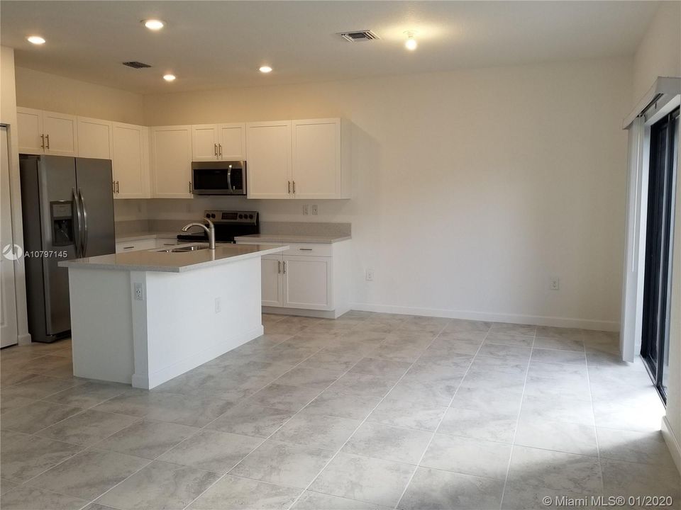 Recientemente alquilado: $2,400 (4 camas, 3 baños, 0 Pies cuadrados)