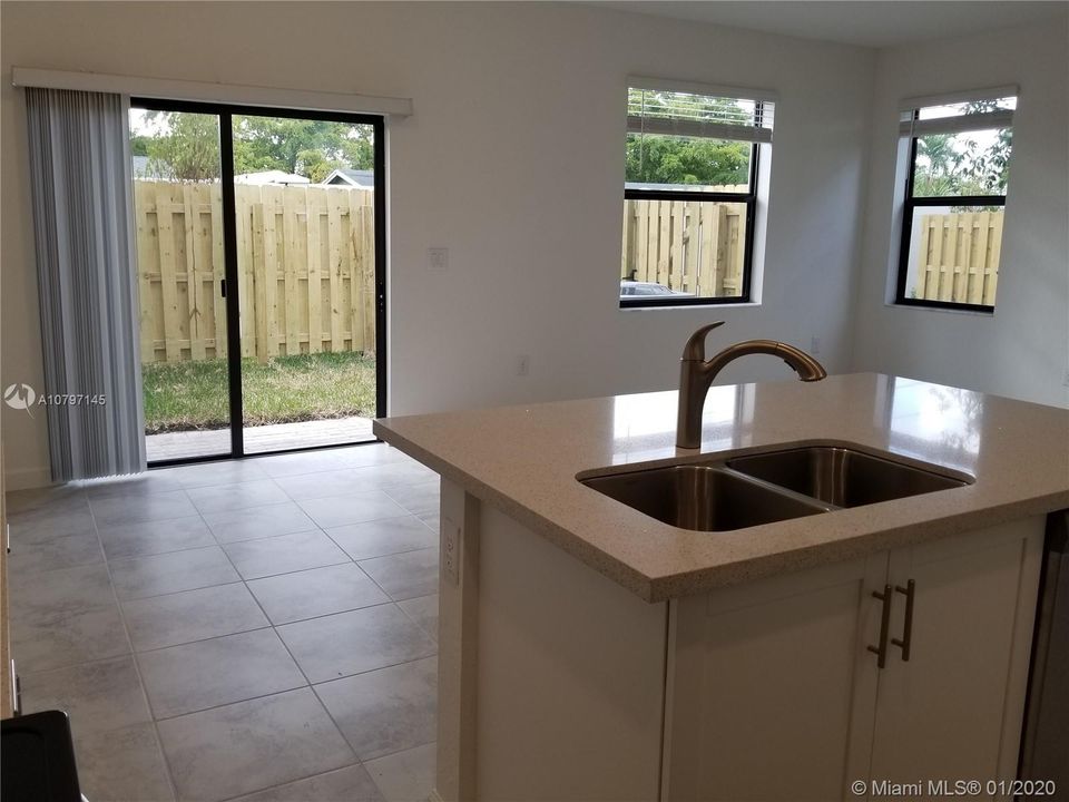 Recientemente alquilado: $2,400 (4 camas, 3 baños, 0 Pies cuadrados)