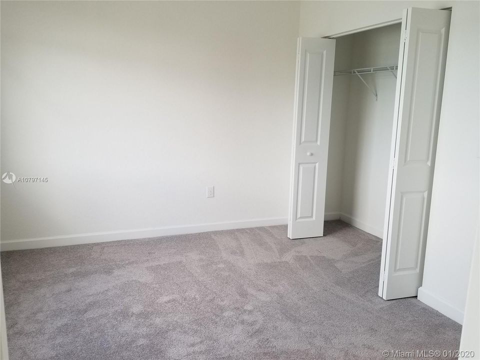 Recientemente alquilado: $2,400 (4 camas, 3 baños, 0 Pies cuadrados)