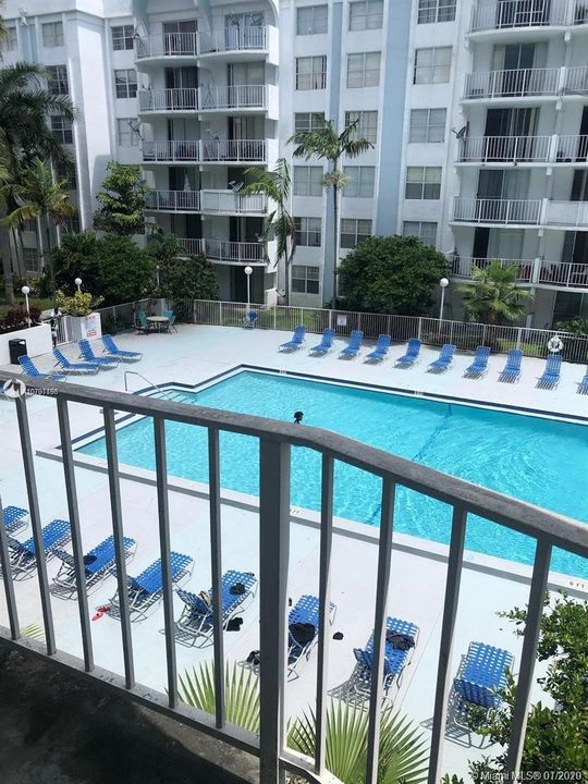 Recently Rented: $1,200 (1 beds, 1 baths, 826 Square Feet)