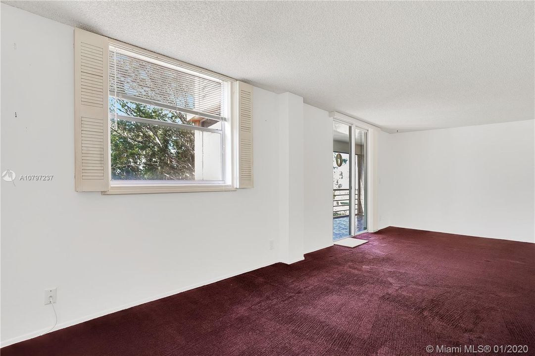 Recently Sold: $134,000 (2 beds, 2 baths, 1300 Square Feet)