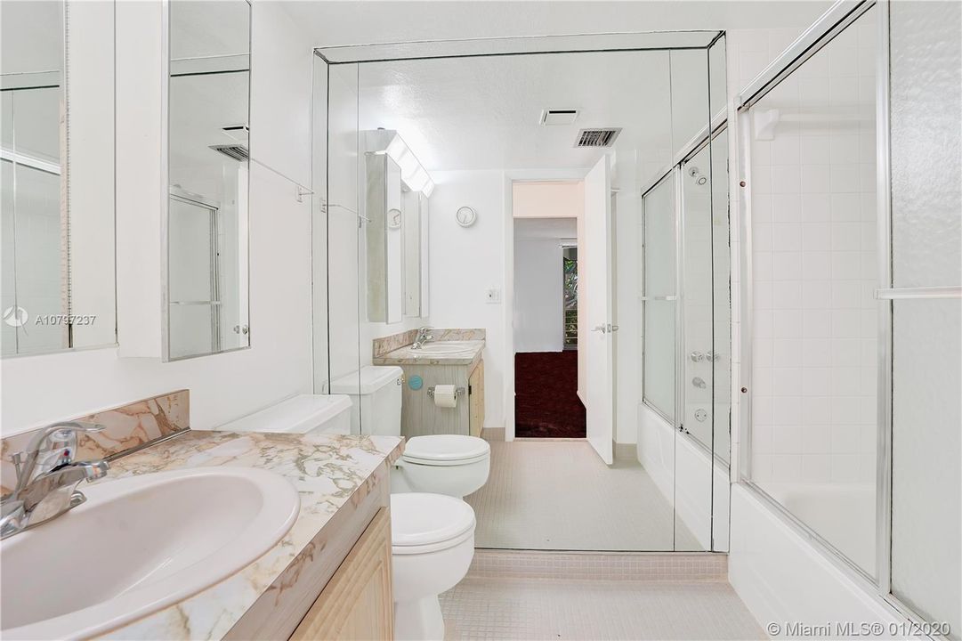 Recently Sold: $134,000 (2 beds, 2 baths, 1300 Square Feet)