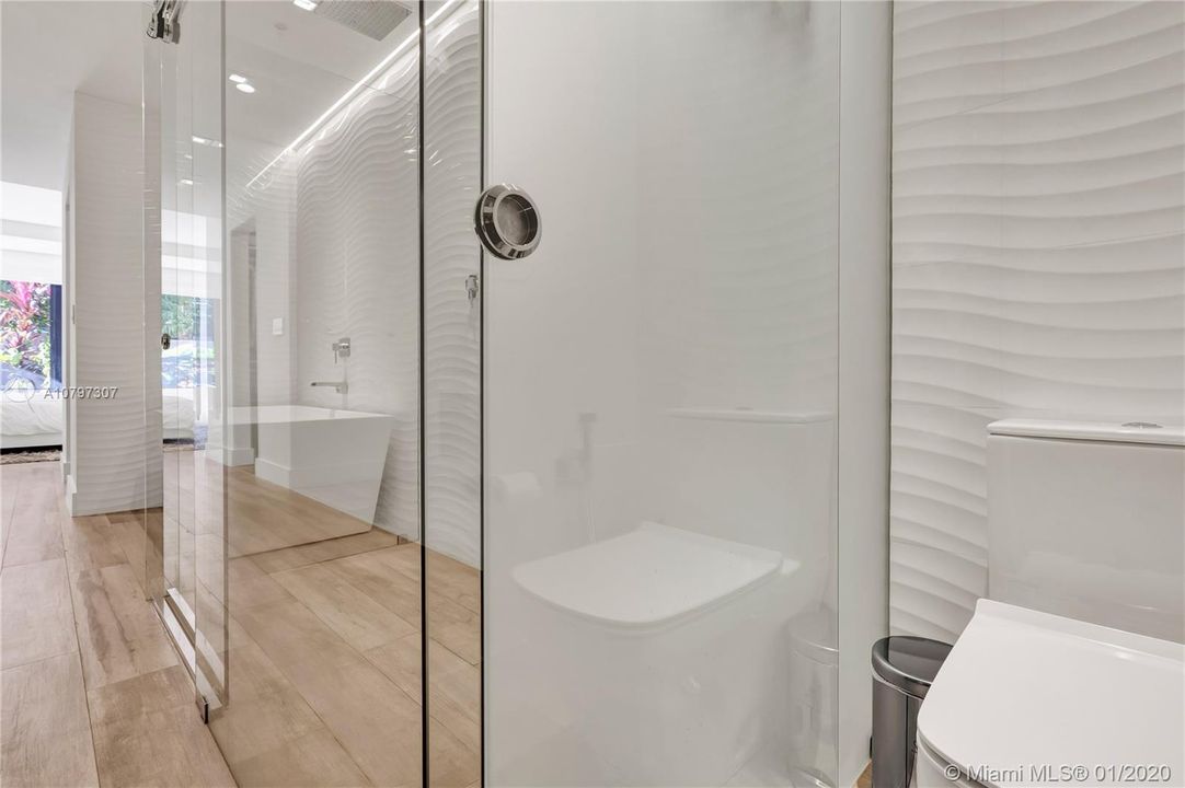 Recently Sold: $1,195,000 (3 beds, 2 baths, 1560 Square Feet)