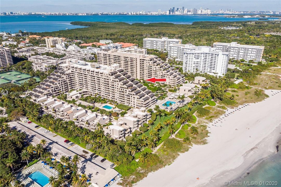 Recently Sold: $1,195,000 (3 beds, 2 baths, 1560 Square Feet)
