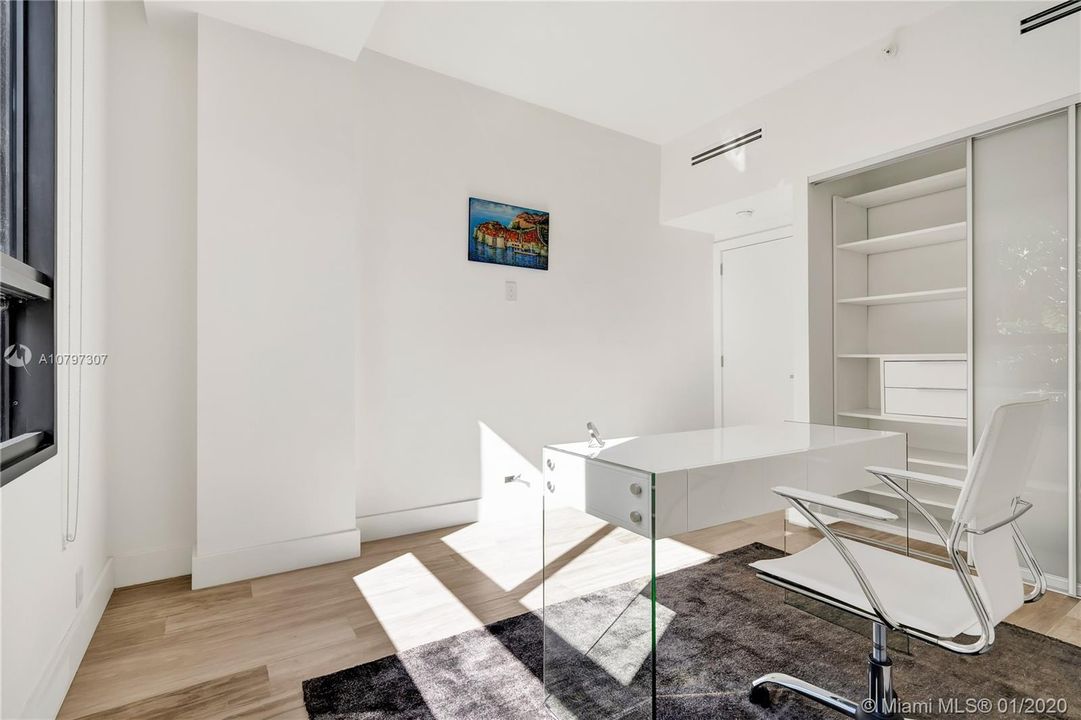 Recently Sold: $1,195,000 (3 beds, 2 baths, 1560 Square Feet)