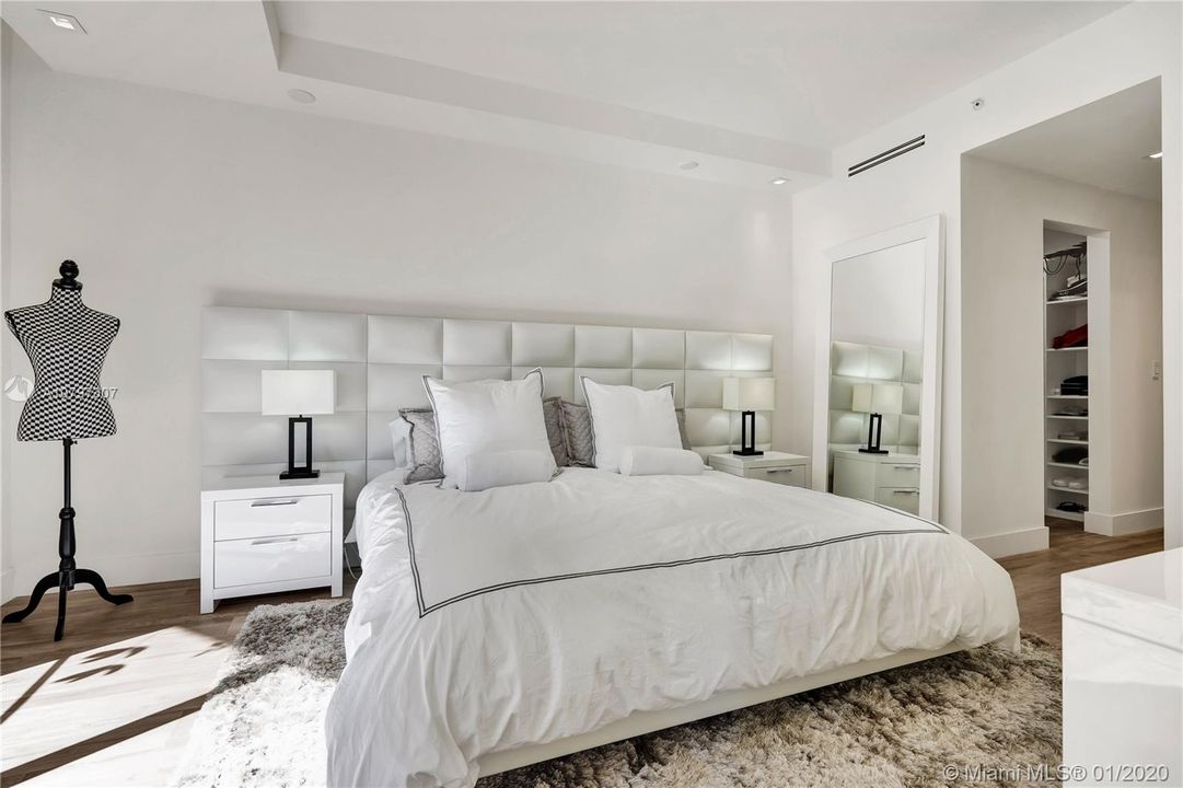 Recently Sold: $1,195,000 (3 beds, 2 baths, 1560 Square Feet)