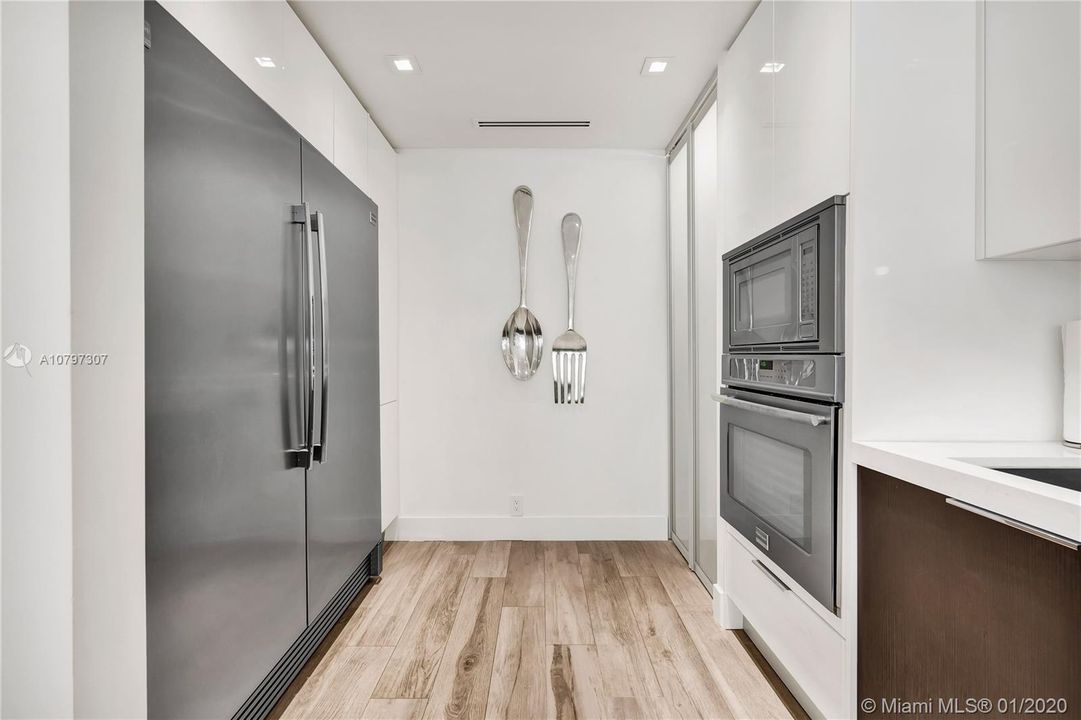 Recently Sold: $1,195,000 (3 beds, 2 baths, 1560 Square Feet)