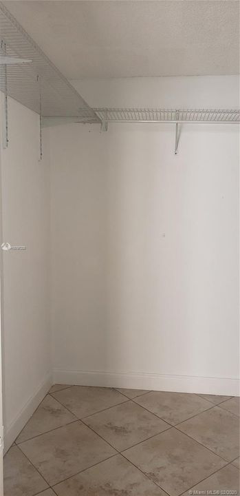 Недавно продано: $97,000 (2 спален, 2 ванн, 1075 Квадратных фут)