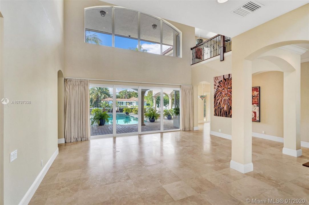 Recently Sold: $2,250,000 (5 beds, 5 baths, 4682 Square Feet)