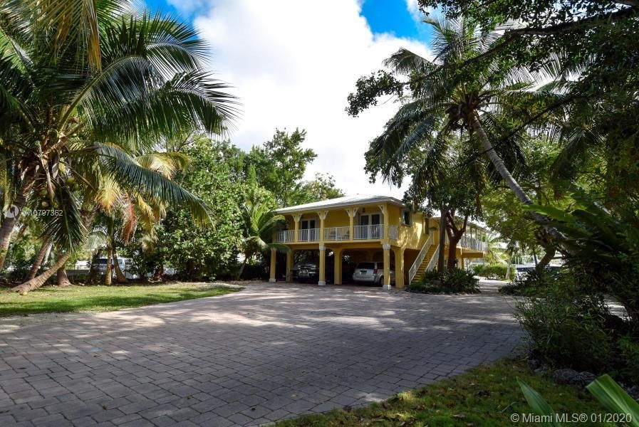 Recently Sold: $1,799,000 (3 beds, 4 baths, 1827 Square Feet)