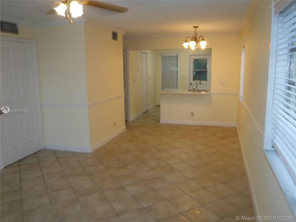 Vendido Recientemente: $135,000 (2 camas, 1 baños, 1000 Pies cuadrados)