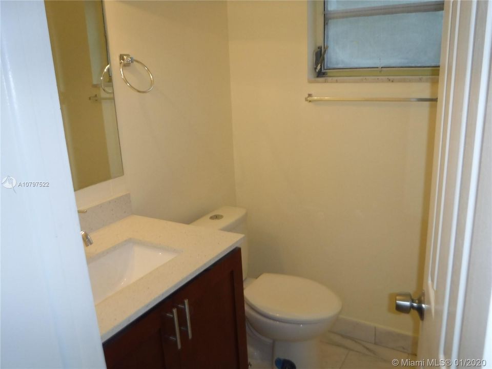 Vendido Recientemente: $135,000 (2 camas, 1 baños, 1000 Pies cuadrados)