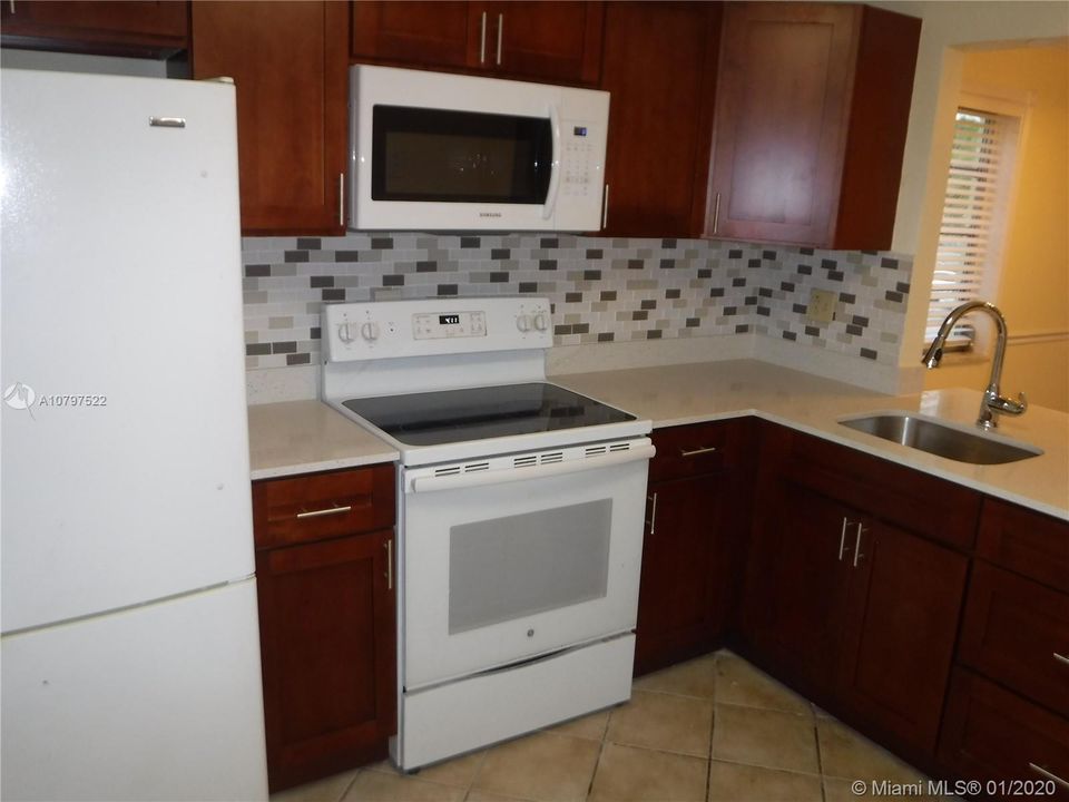 Vendido Recientemente: $135,000 (2 camas, 1 baños, 1000 Pies cuadrados)