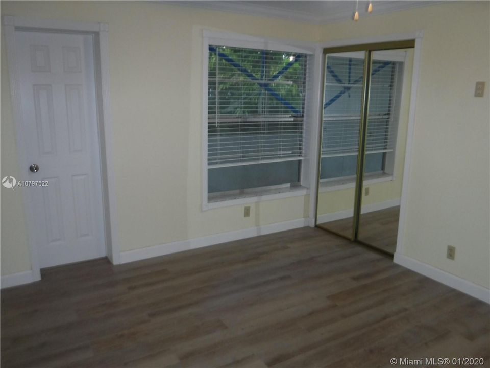 Vendido Recientemente: $135,000 (2 camas, 1 baños, 1000 Pies cuadrados)