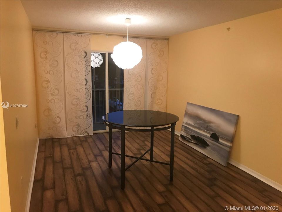 Недавно продано: $180,000 (3 спален, 2 ванн, 1203 Квадратных фут)