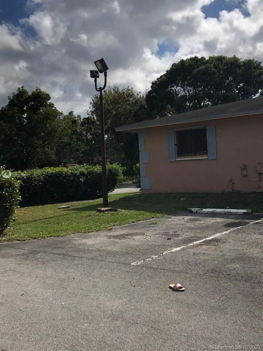 Vendido Recientemente: $120,000 (3 camas, 2 baños, 959 Pies cuadrados)