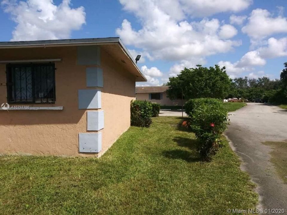 Vendido Recientemente: $120,000 (3 camas, 2 baños, 959 Pies cuadrados)